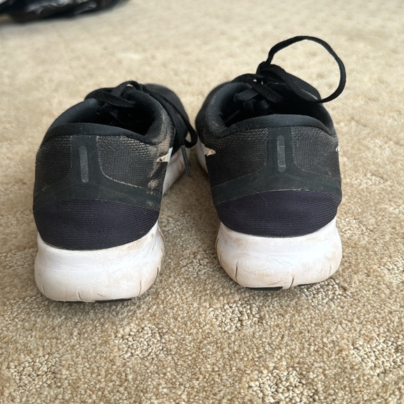 Nike Free RN sneakers. Black and white, size 7 - Picture 2 of 7